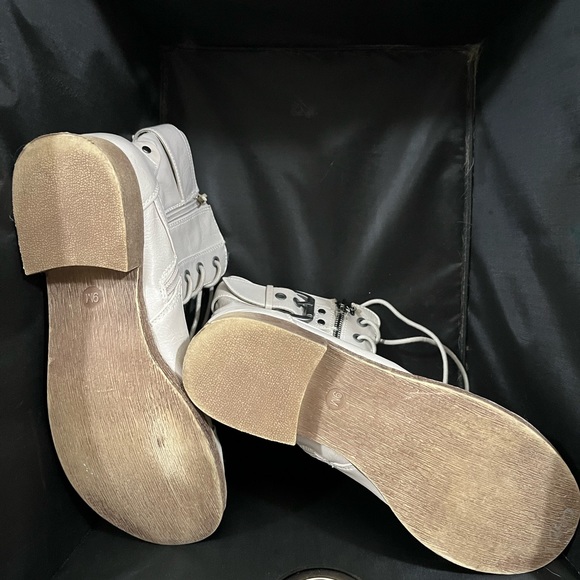 Grey / beige / taupe combat boots - Picture 4 of 5